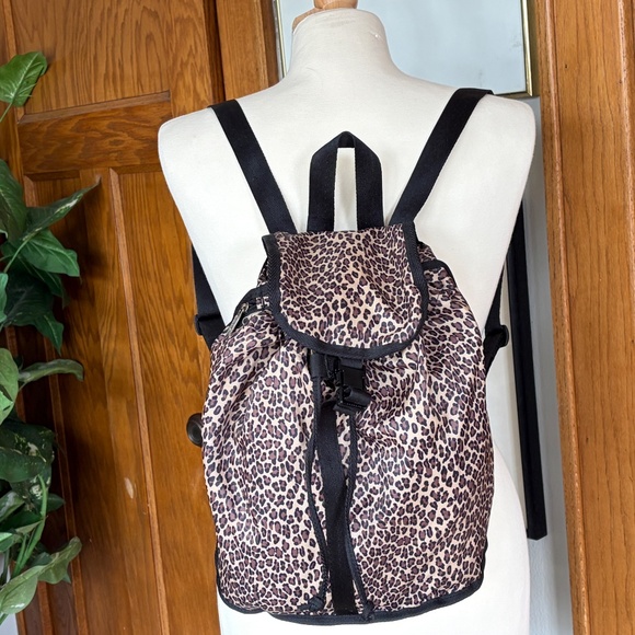 LeSportSac Vintage Leopard Print Backpack & Cosmetic storage Bag - NWOT Unused main image 15